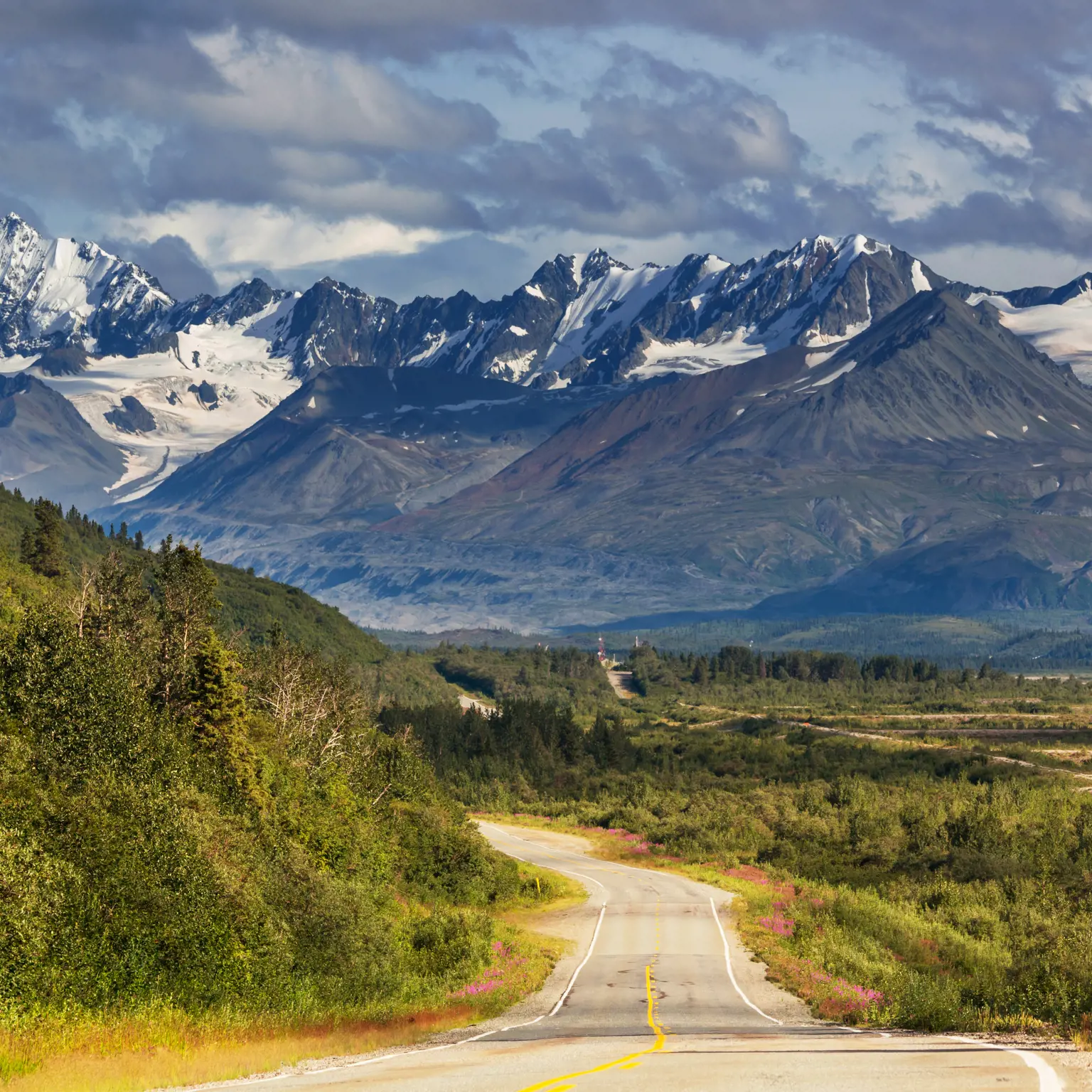 Befahre mit deinem Mietwagen den berühmten Alaska Highway